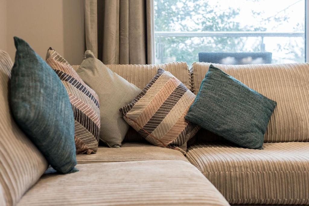 Stylish Town Centre Apartment, W Parking, Nr Beach 본머스 외부 사진