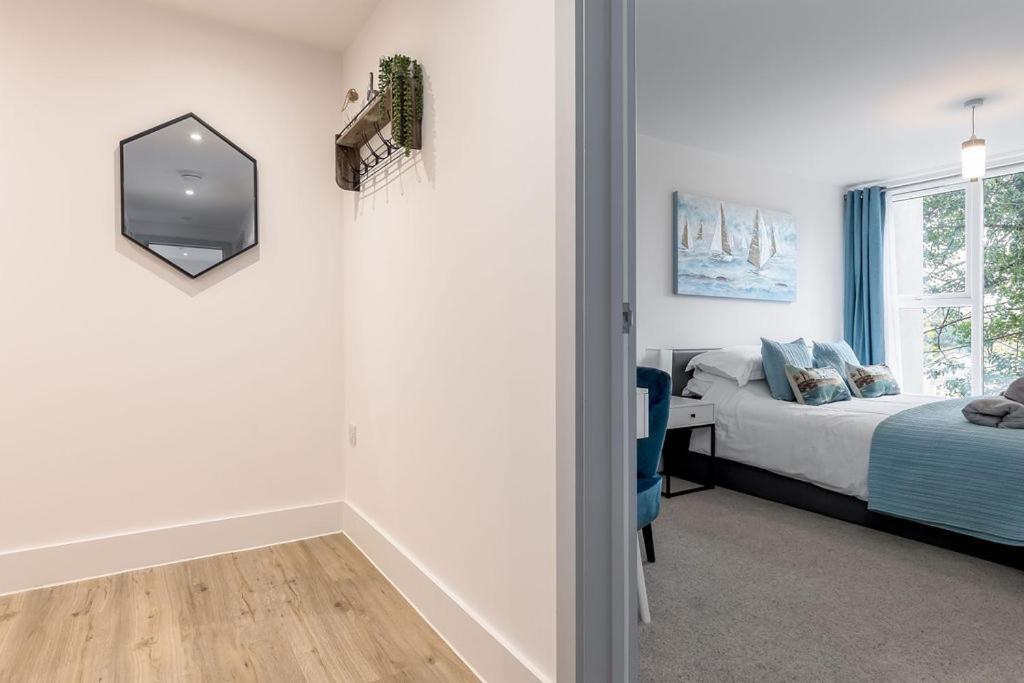 Stylish Town Centre Apartment, W Parking, Nr Beach 본머스 외부 사진