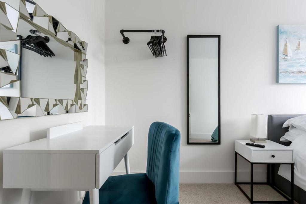 Stylish Town Centre Apartment, W Parking, Nr Beach 본머스 외부 사진