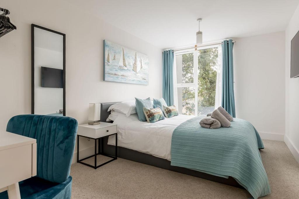 Stylish Town Centre Apartment, W Parking, Nr Beach 본머스 외부 사진